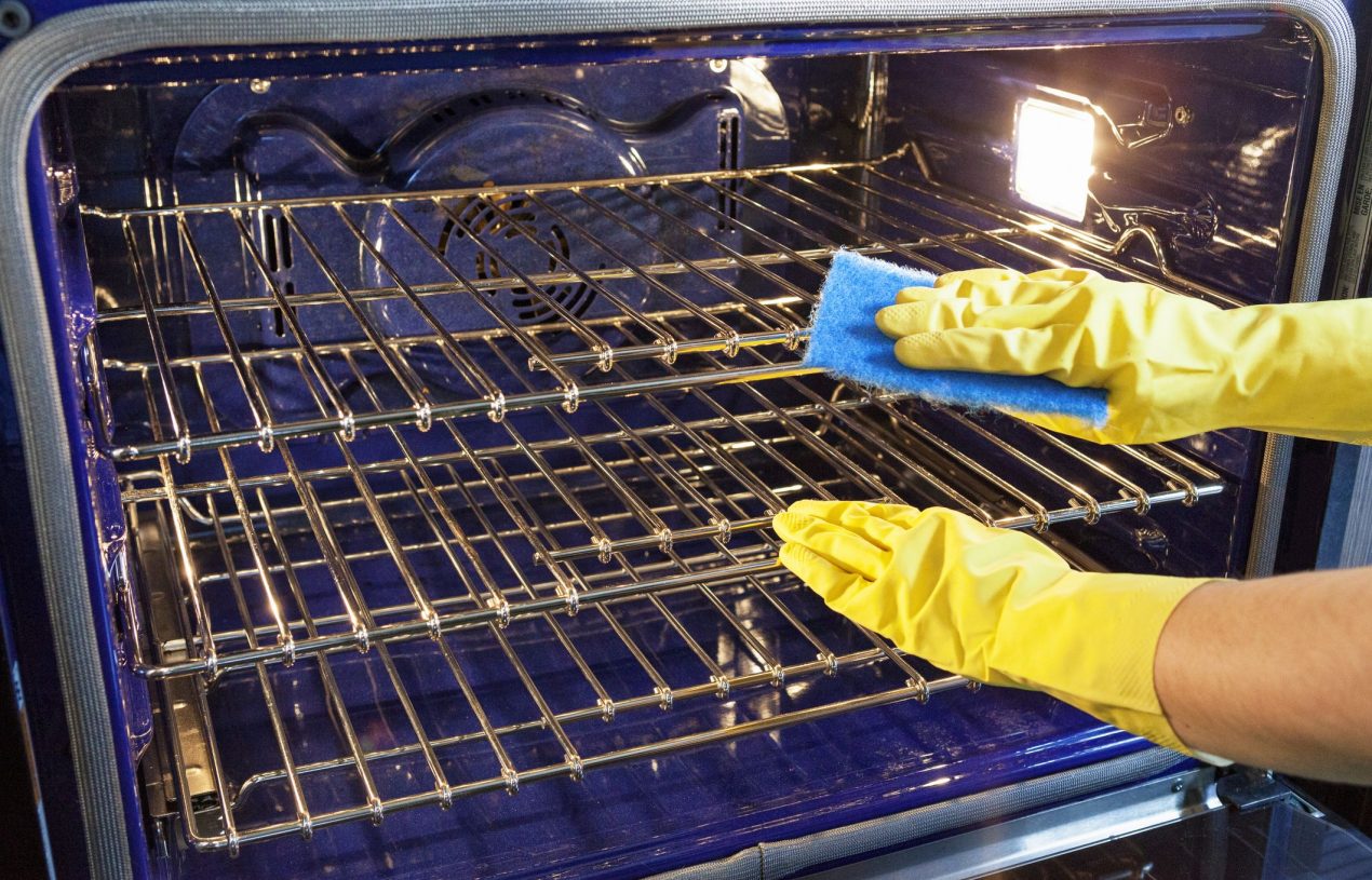 How to Clean an Oven Quickly-Remove Odor from Your Oven Easily!