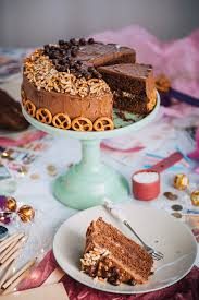 Caramel Pretzel Crunch Cake