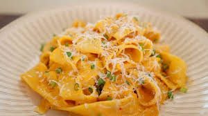 Spicy Gochujang Alfredo Fett